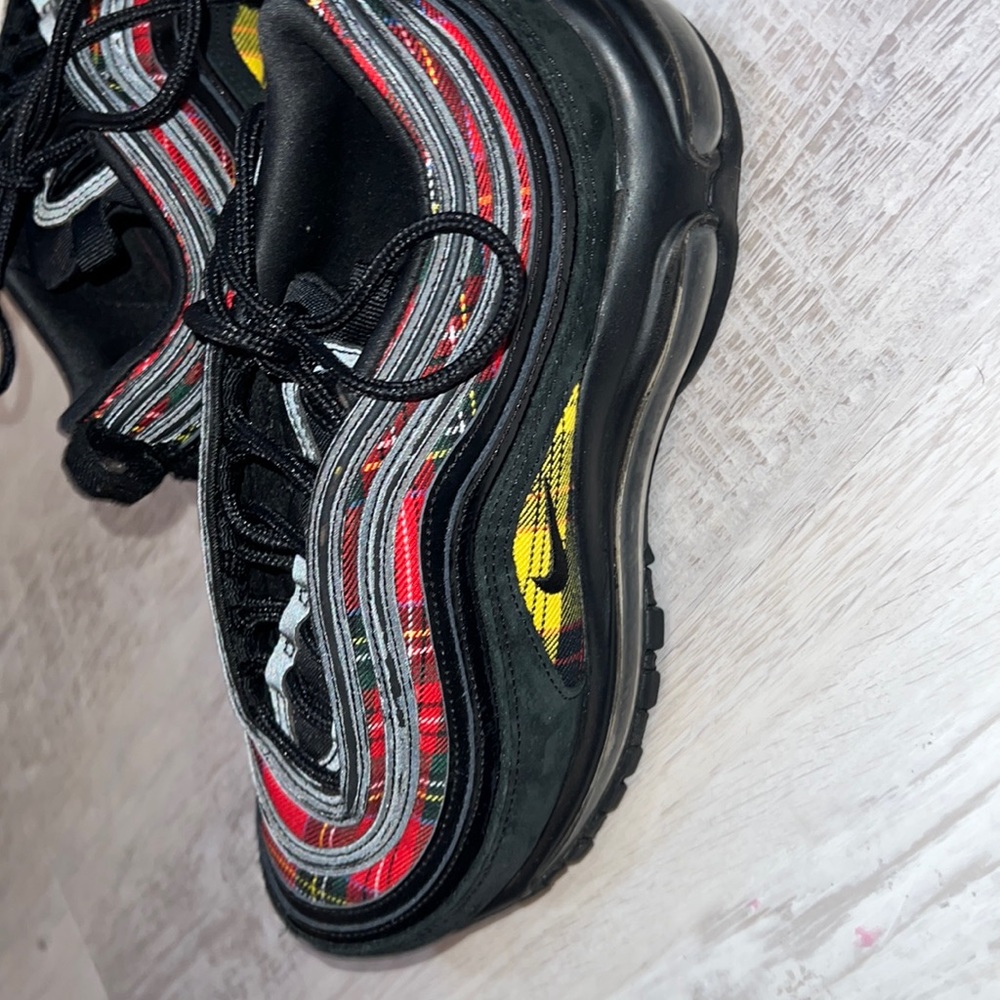 Nike plaid air max/ ladies/ size 7.5/ lightly worn, good condition